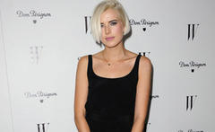 agyness deyn directs video for little known brighton band - watch